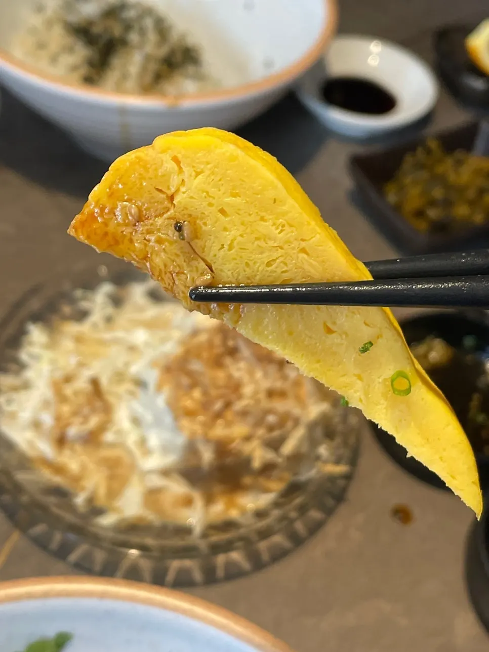 여러 종류 숙성회가 올라간 카이센동