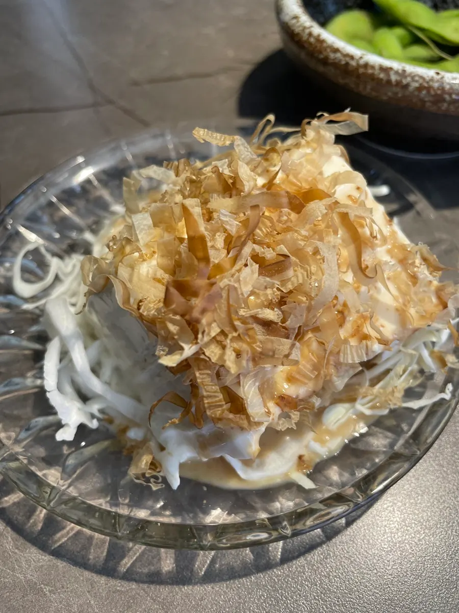 Sashimi eaten together with rice