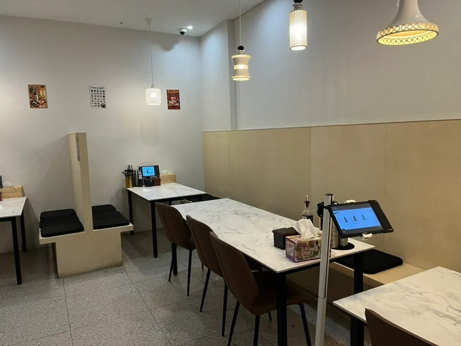 Bar-style solo dining seats