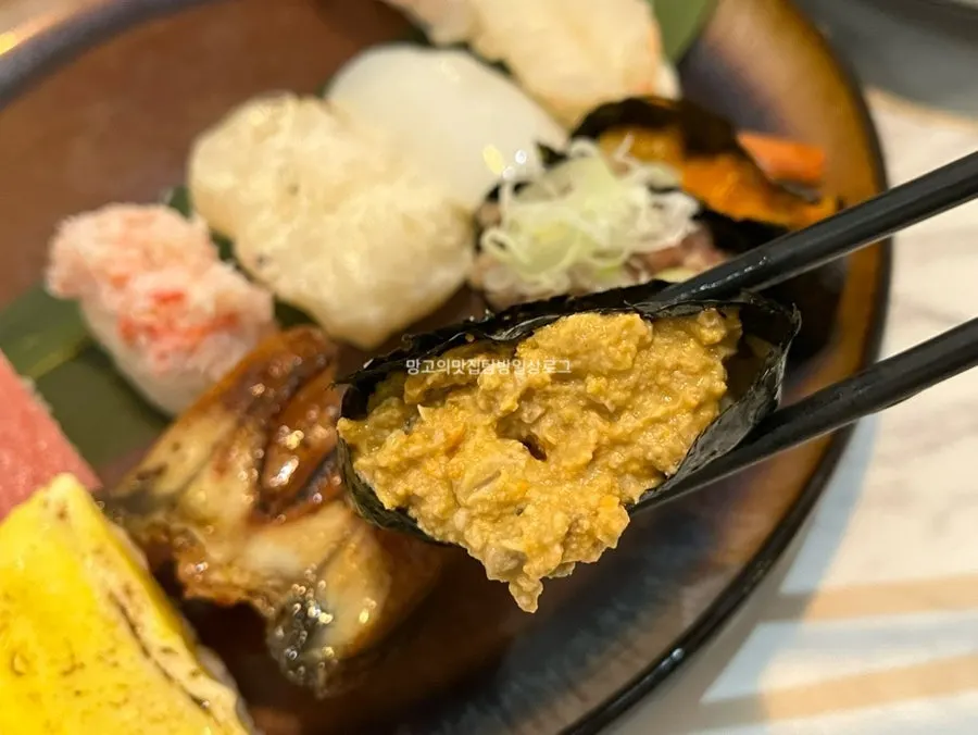 Special sushi set with 15 pieces neatly arranged on a plate