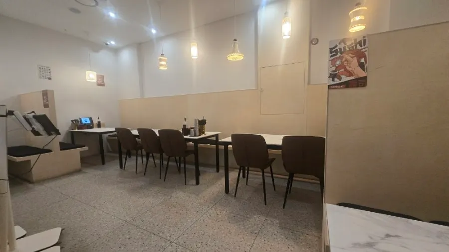 Seating at Choe Uyeong Sushiya Jongno Branch on a weekend afternoon