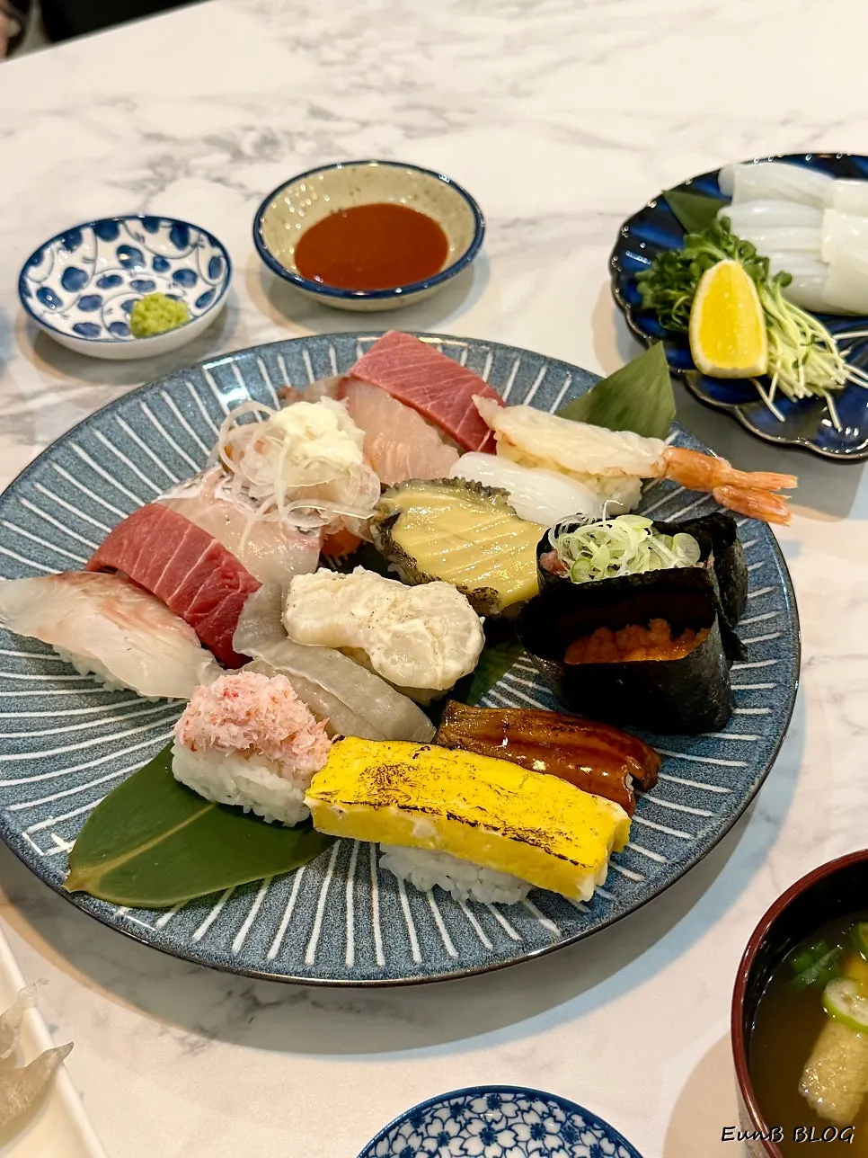 초밥 한 피스 근접 사진