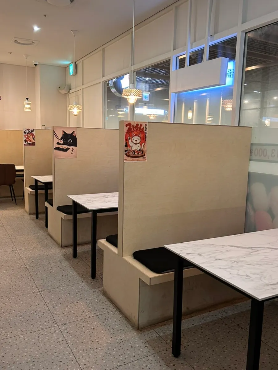 Entrance to Choe Uyeong Sushiya Jongno Branch on basement level 1