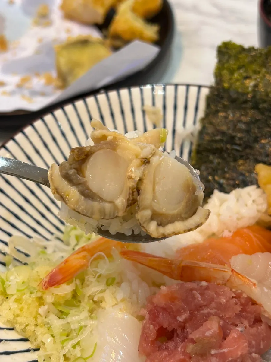 Kaisendon with several kinds of shrimp