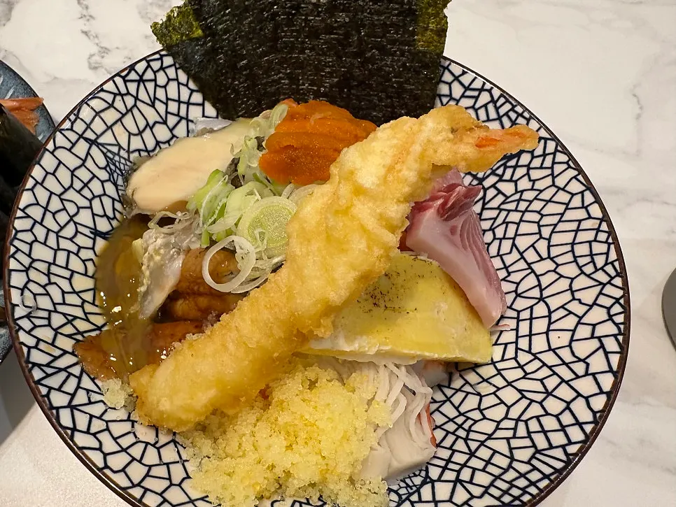 Premium sushi set and special kaisendon spread