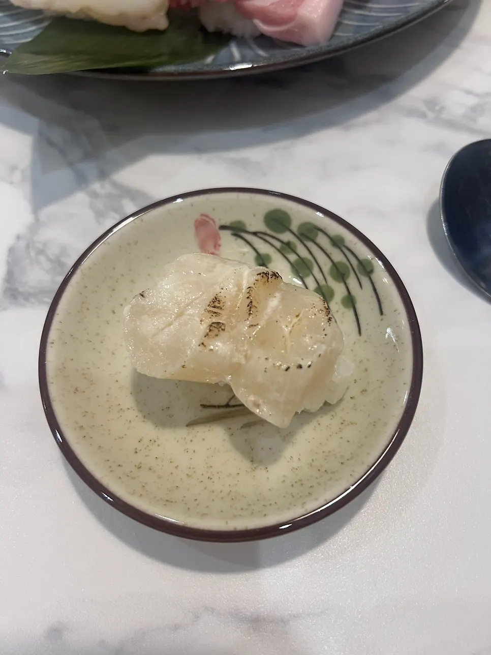 Seared scallop sushi