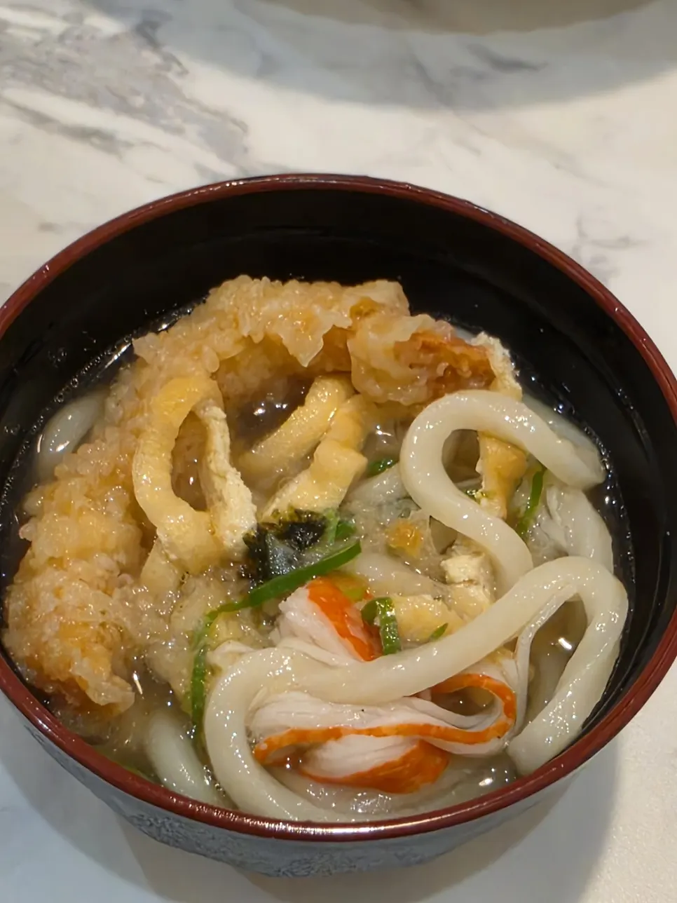 Shrimp tempura udon served in a large bowl for ₩6,000