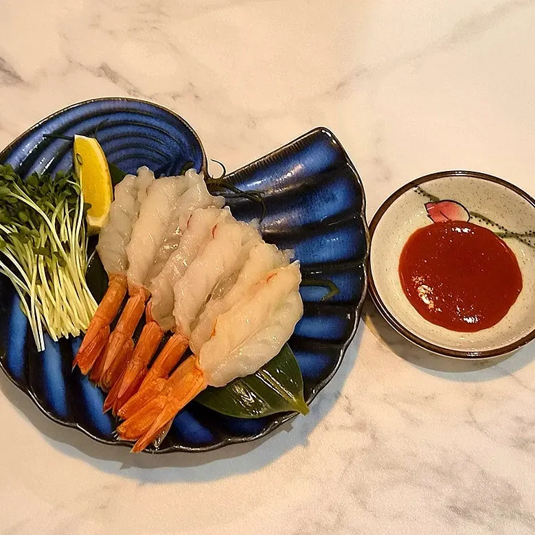 Plate of red shrimp sashimi, 6 pieces