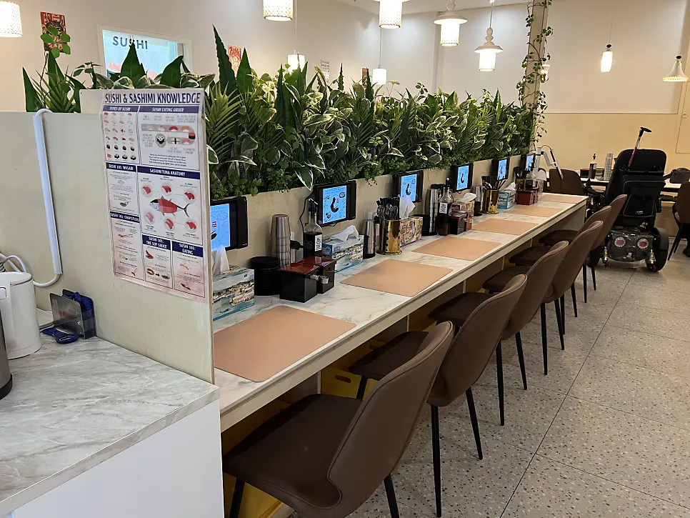 Interior of Choe Uyeong Sushiya Jongno Branch