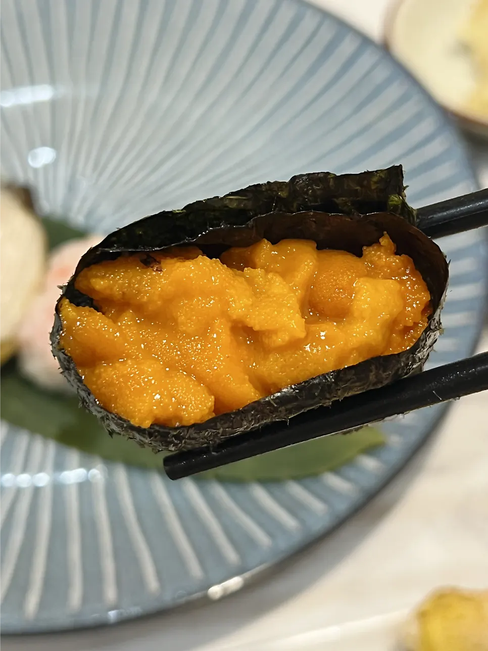Torch-seared scallop sushi