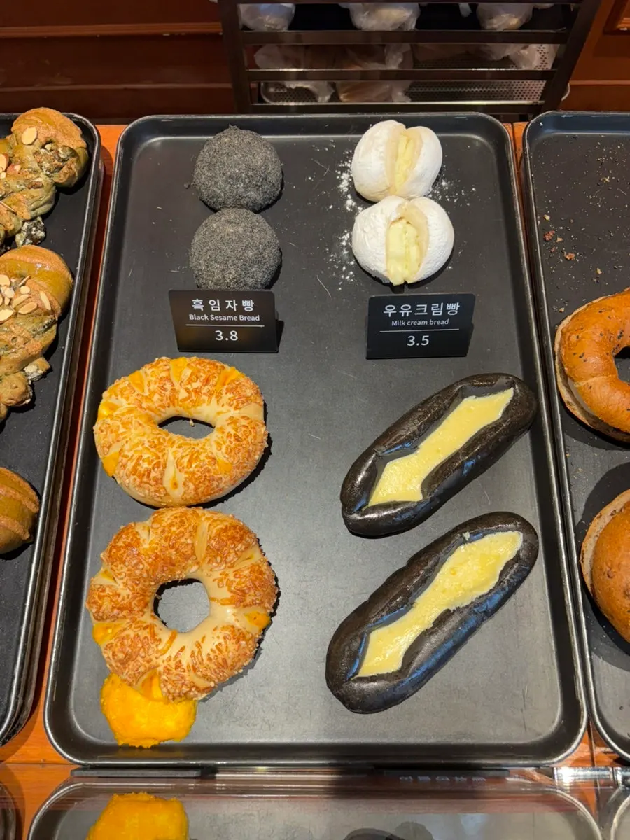 Mugwort rice cake bread on the shelf at Munhwa Bakery