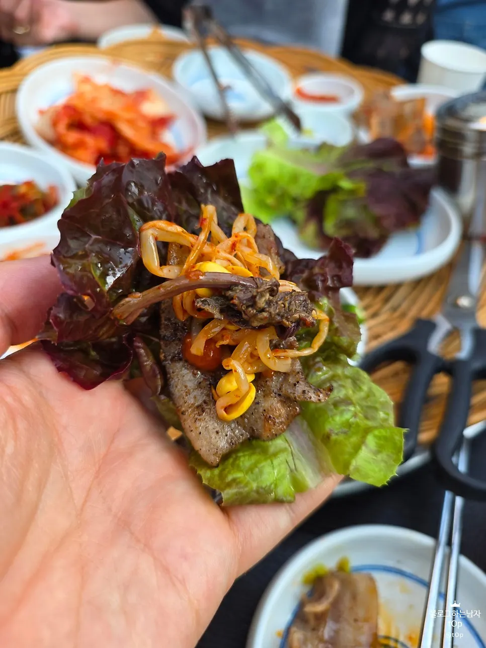 Self-serve bar for grabbing extra banchan