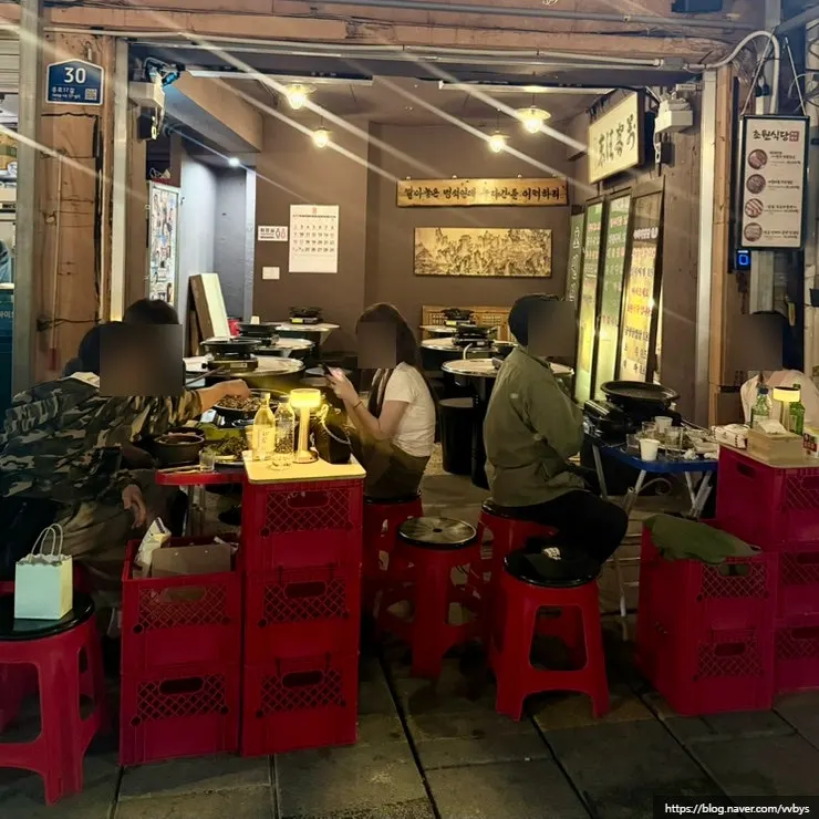 초원식당 내부 좌석 전경