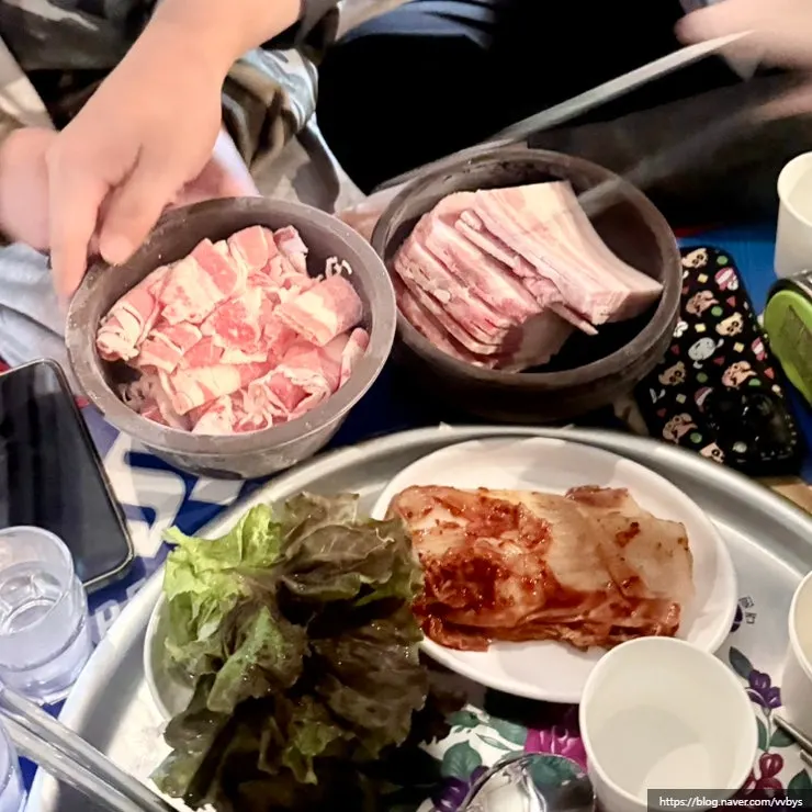 우돈삼겹세트 생고기 상차림