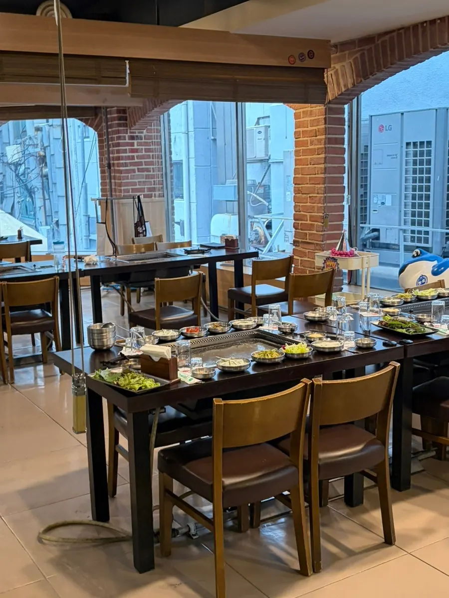 시민식당 본점 내부 테이블