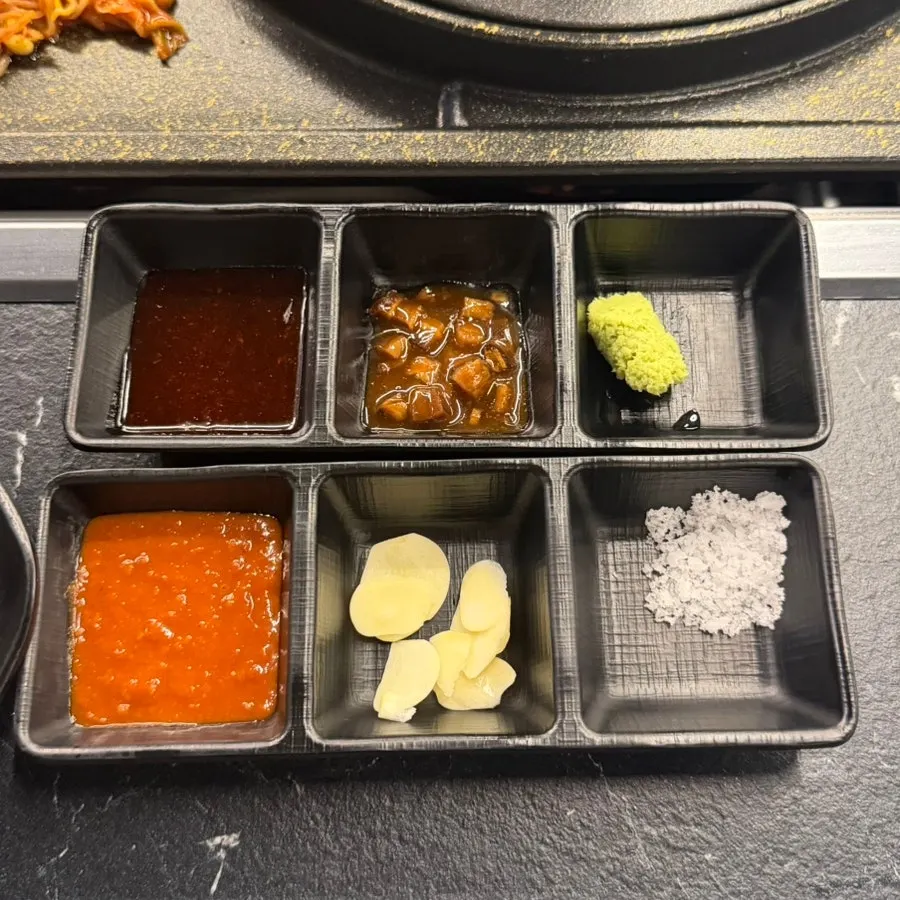 Salad bar for additional side dishes