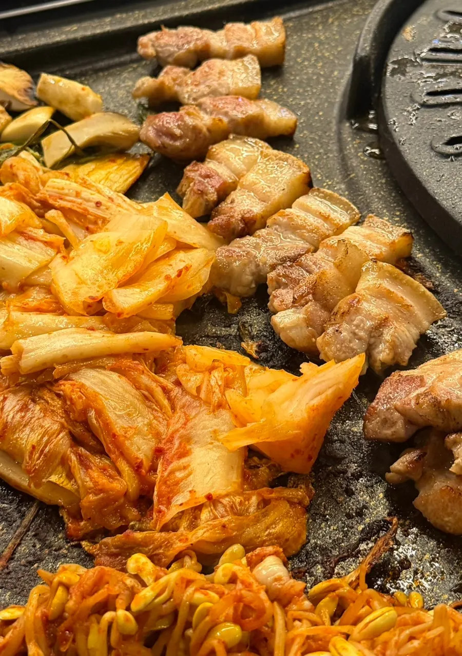 Juicy black pork o-gyeopsal