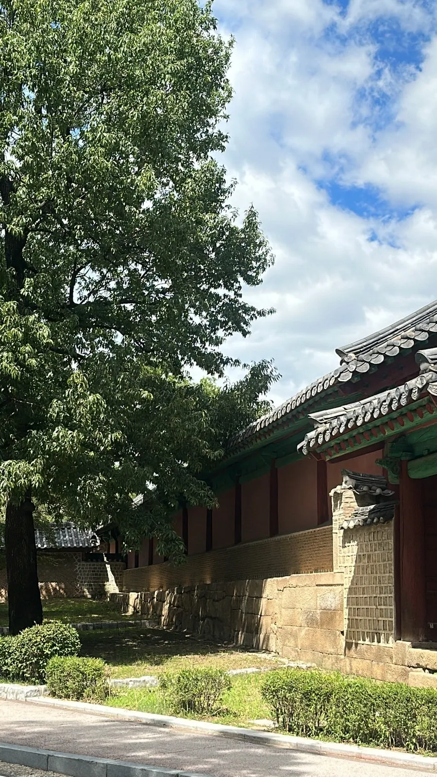 Fall scenery along the stone-wall alley in Jongno