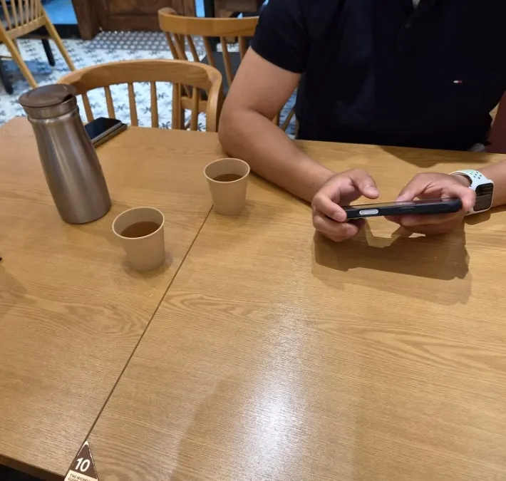 빈 테이블이 많은 종로타워 지하 2층 한식당 좌석