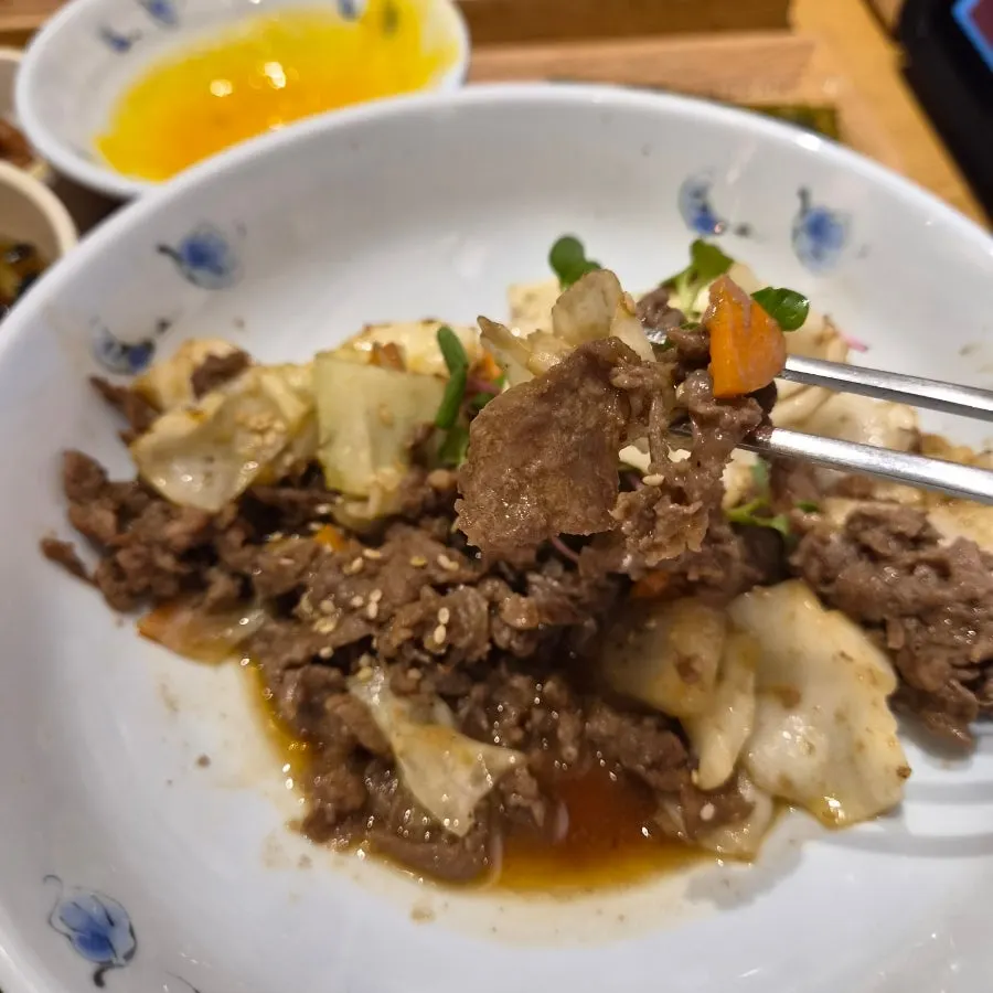 숯불소불고기 정식 한 접시