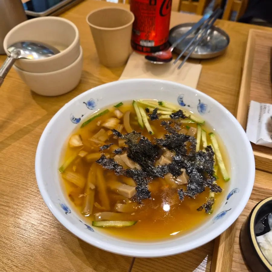 숯불소불고기 정식에 기본으로 나온 미니 묵사발
