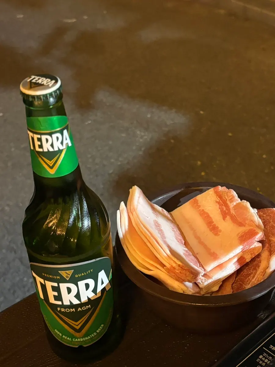 A plate of quick-frozen pork belly and pork neck