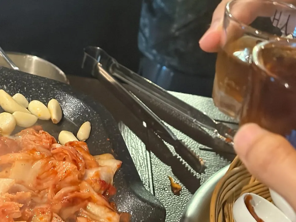 Outdoor barbecue meal and alcoholic drinks