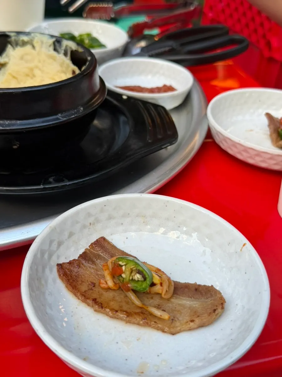 Fully grilled pork belly with side dishes