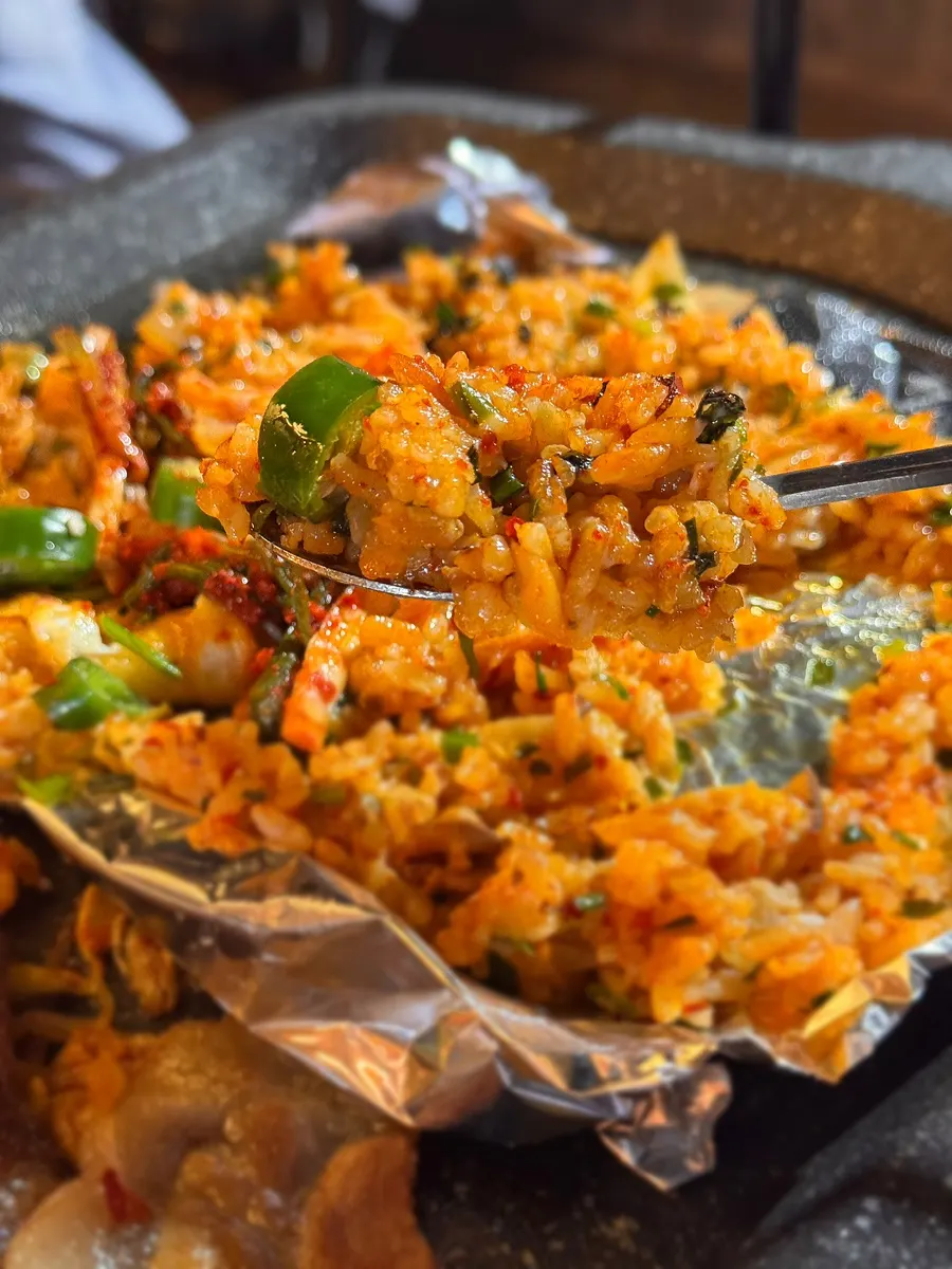Fried rice with seaweed flakes and kimchi