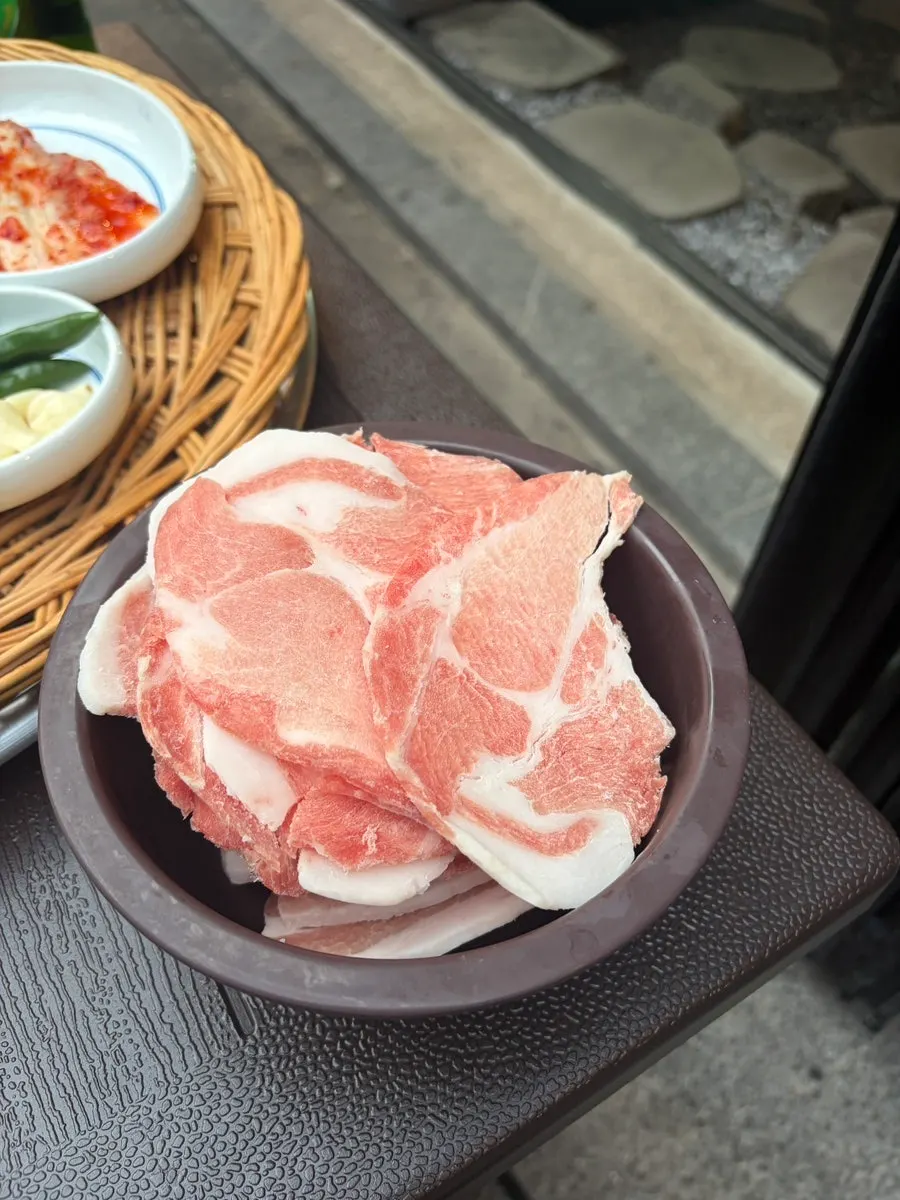 Self-serve bar fully stocked with side dishes