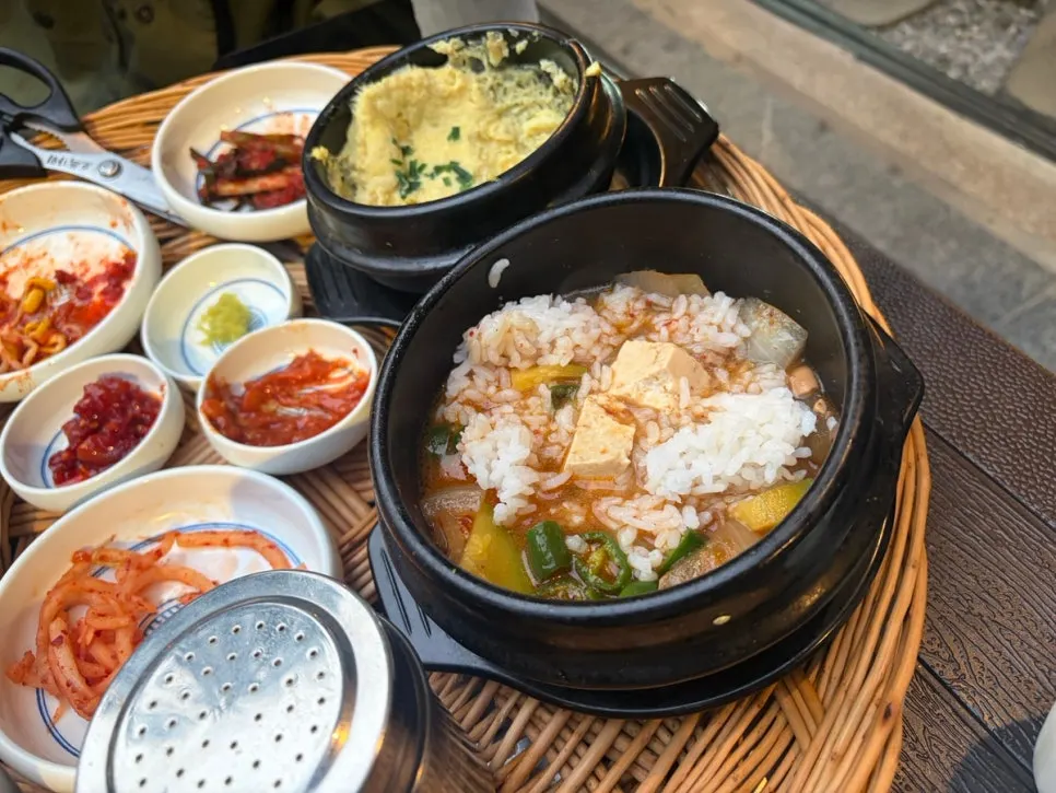 Rice mixed into the doenjang stew