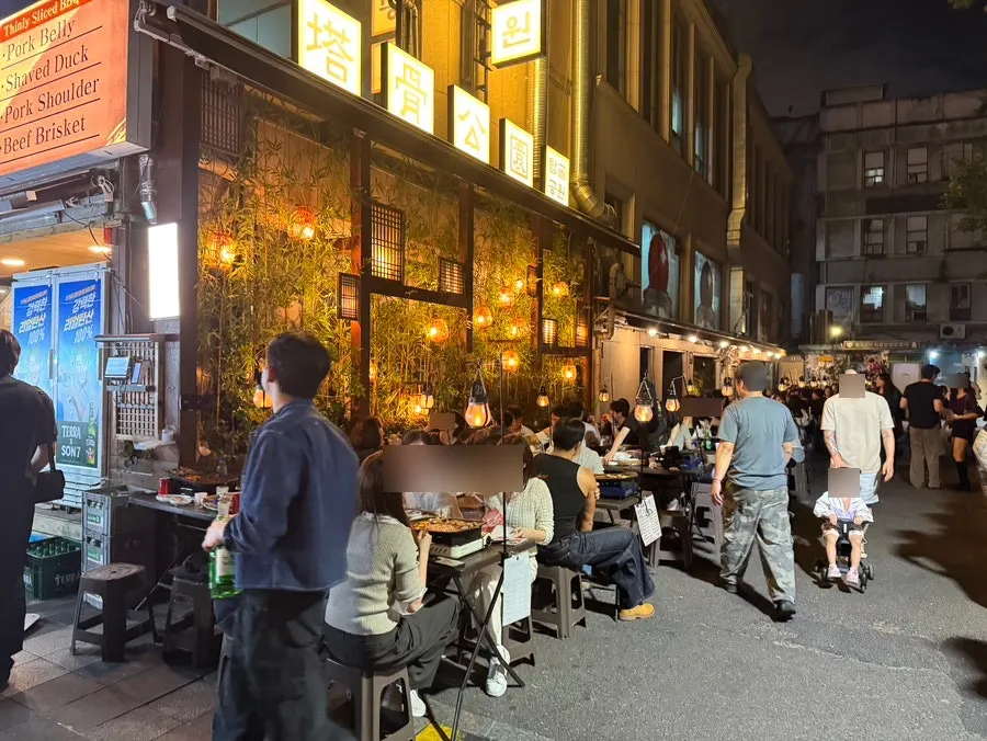 Storefront of Tapgol Gongwon Jongno 3-ga Branch on the first floor of Supyo-ro