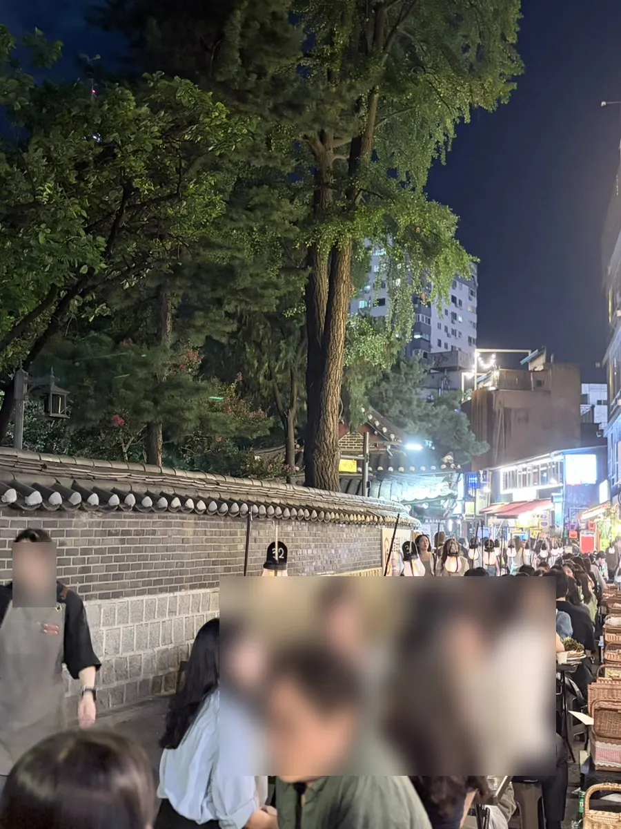 테라와 콜라가 놓인 야장 테이블