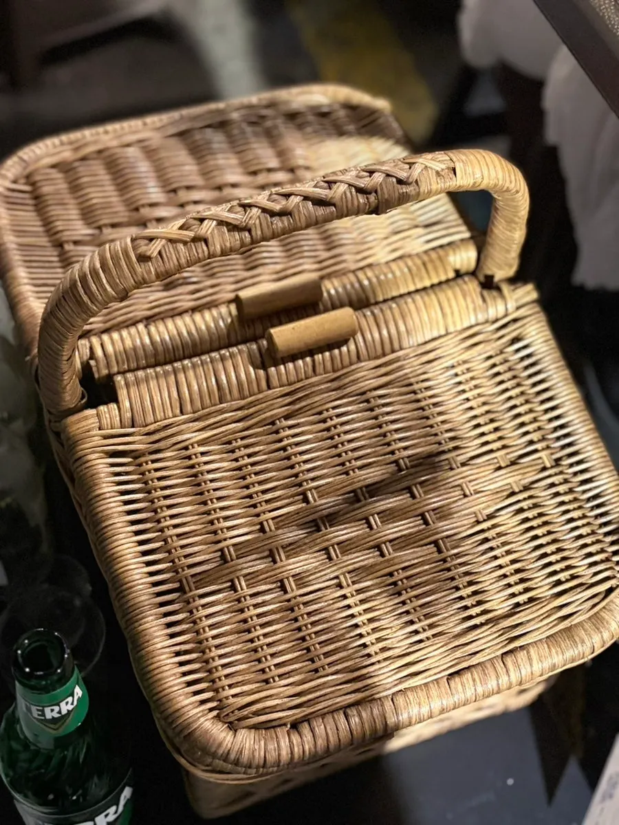 돌담길 뷰 야외 고깃집 좌석