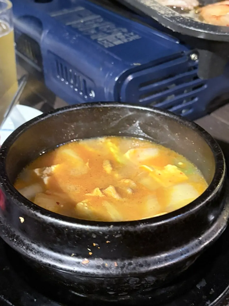 차돌된장찌개와 계란찜 사이드 메뉴