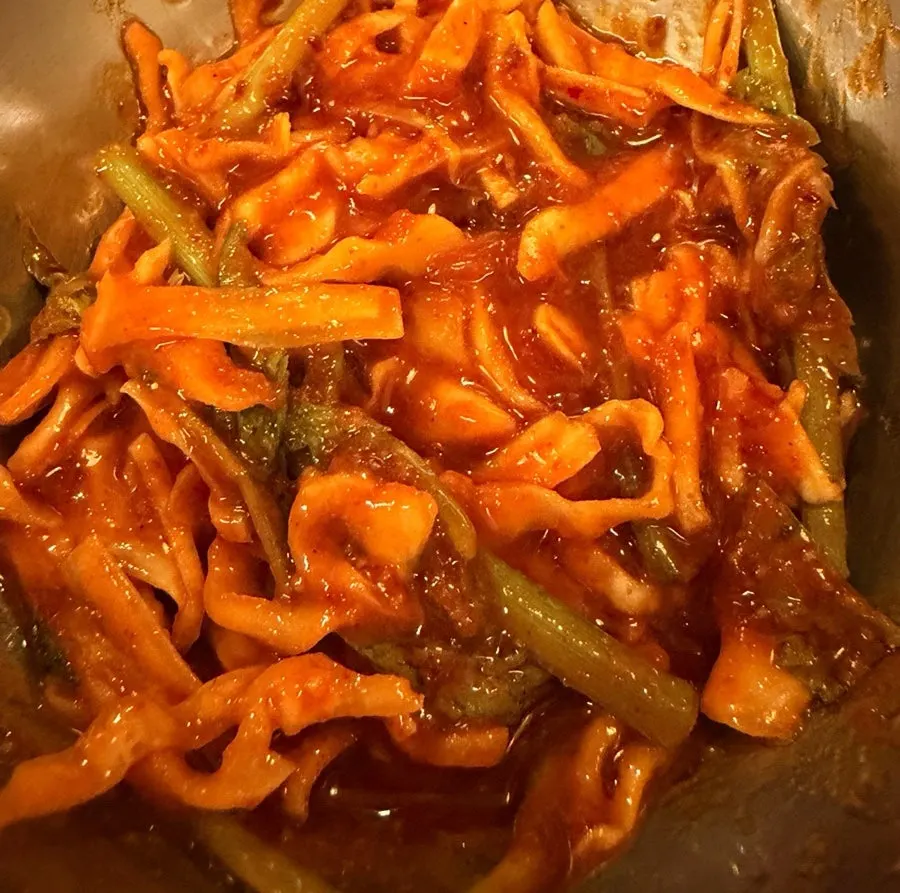 White kimchi and draft beer for a palate cleanser