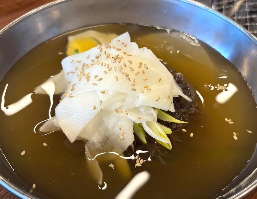 Jowatso's garak udon served with pickled radish