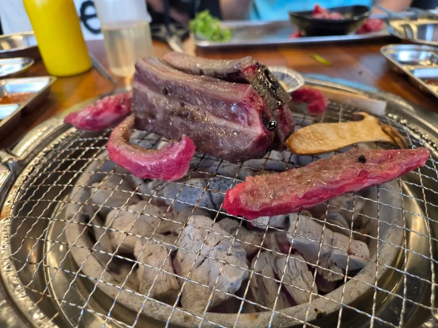숯불에 구운 우대갈비