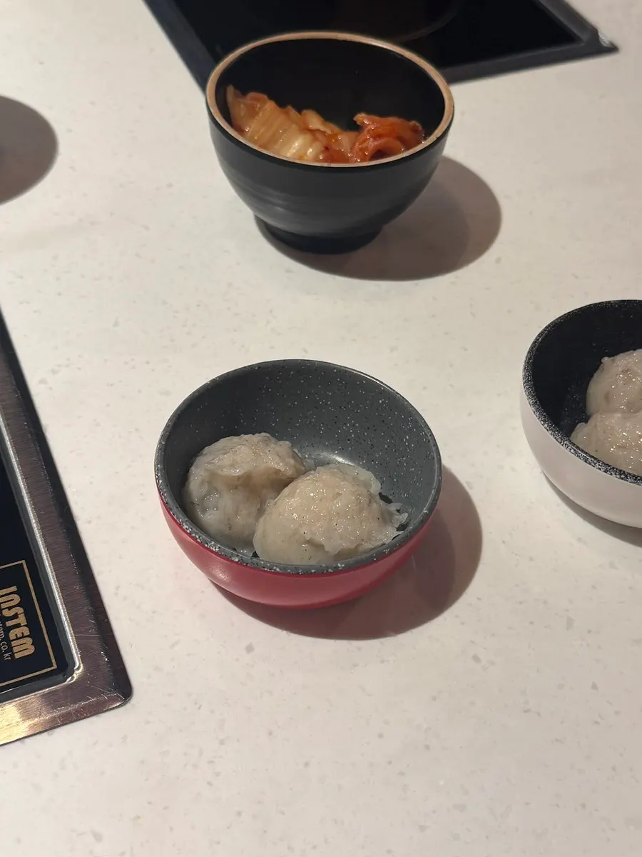 Basic composition of the signature hot pot set with tomato broth