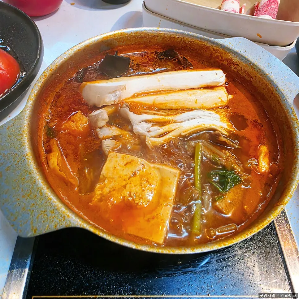 Interior atmosphere of J's Pot Magok Branch