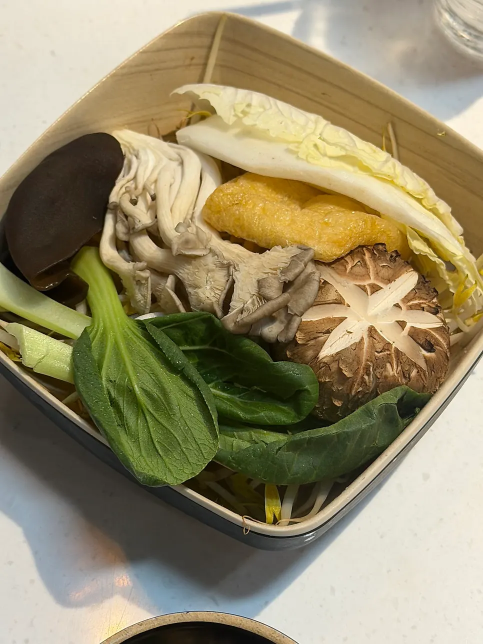 런치 우삼겹 허궈 2인 세트 상차림