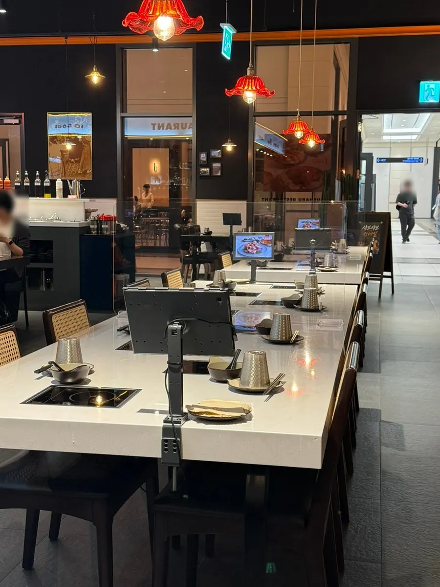 혼밥 가능한 1인 바 테이블석