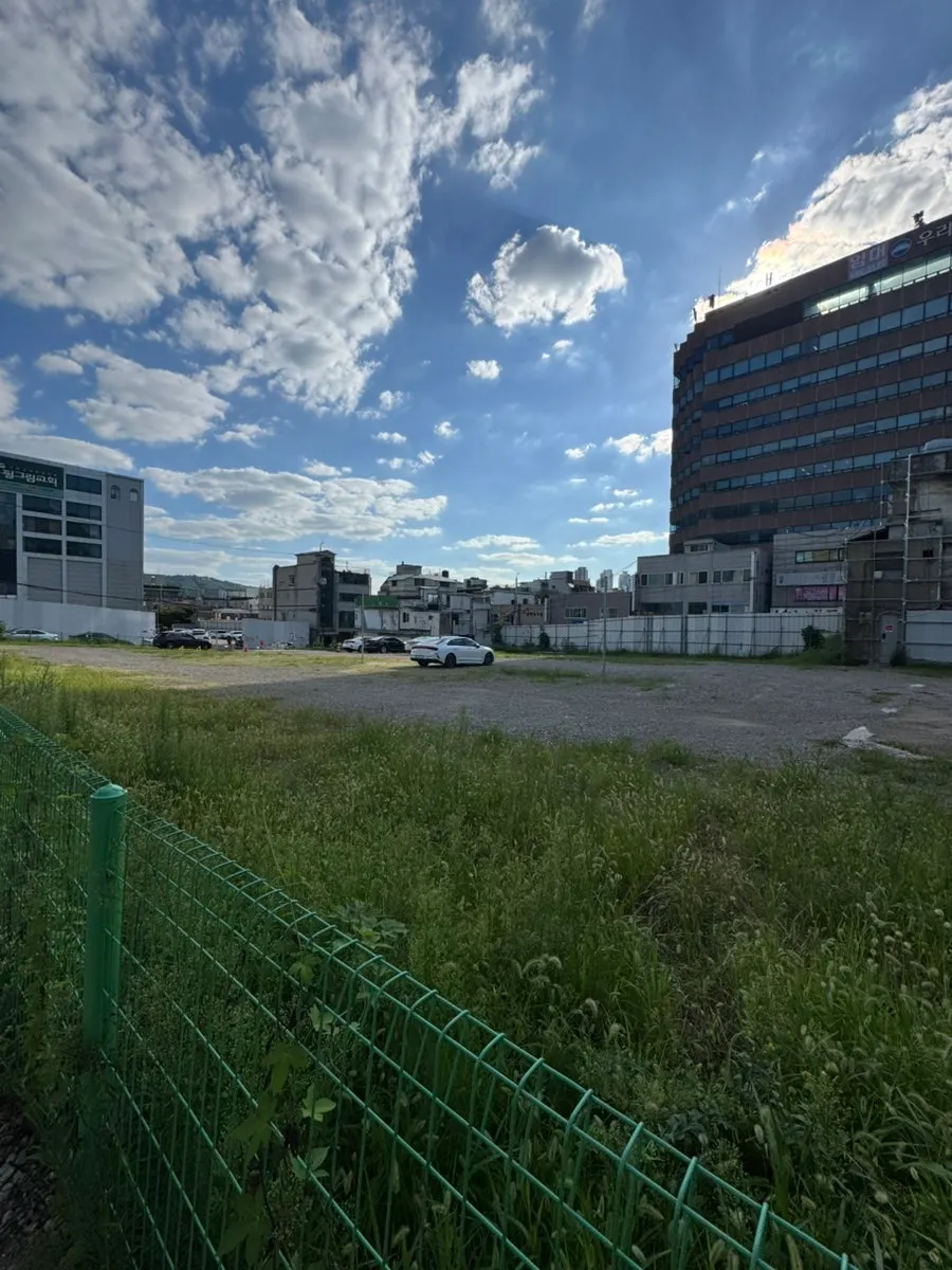 Exterior of Naple Hair Juan Seokbawi Intersection Branch