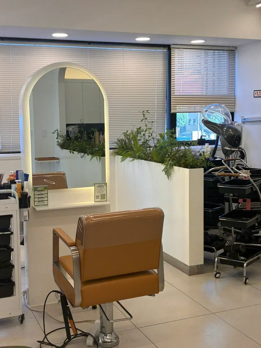 Waiting area at Naple Hair Juan branch