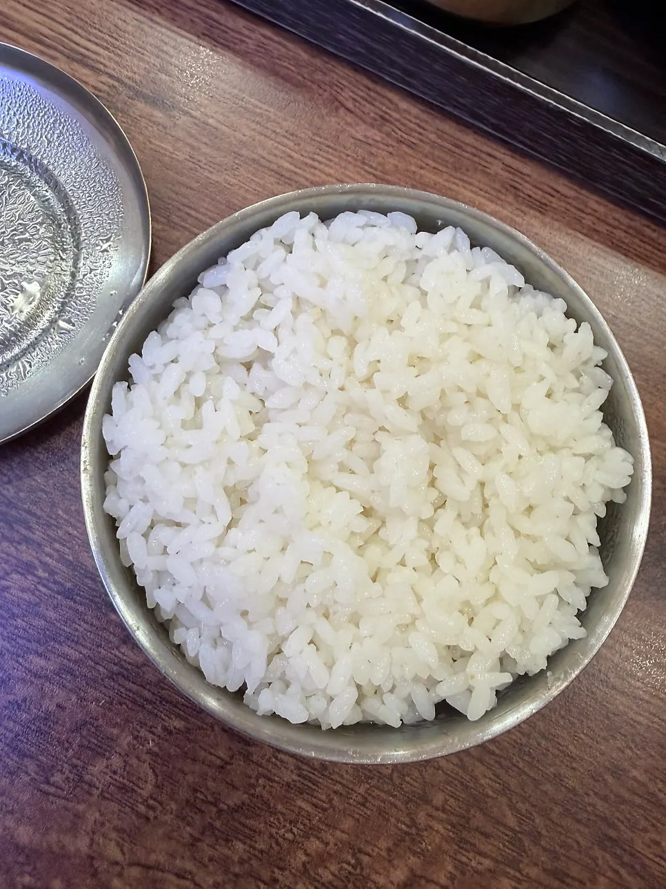 부추를 올린 수라옥순대국 한 그릇