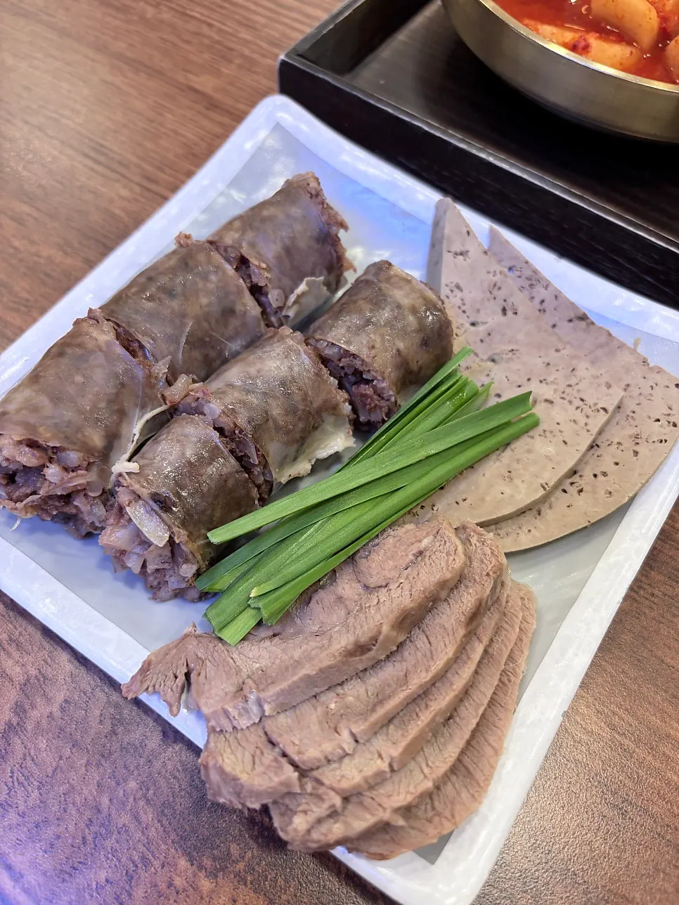통통한 순대를 건져 올린 모습