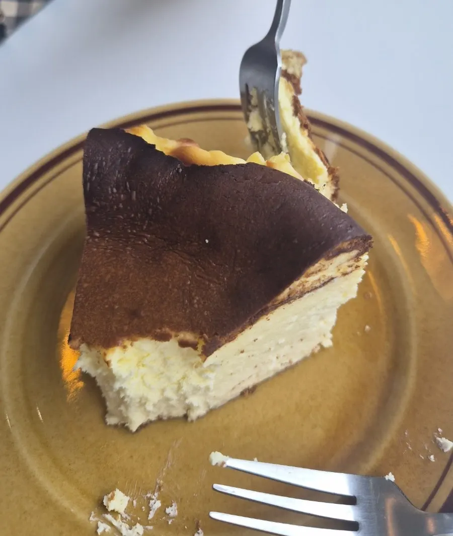 Tiny Dot Basque cheesecake