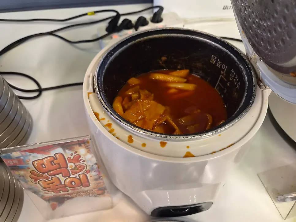 주걱집 벽면 메뉴와 안내