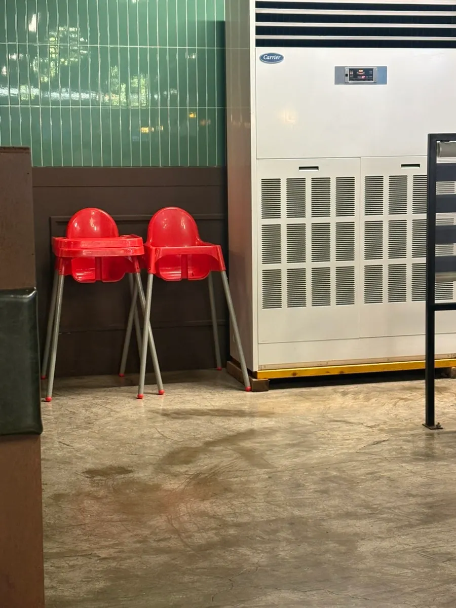 Group seating area inside Jugeokjip
