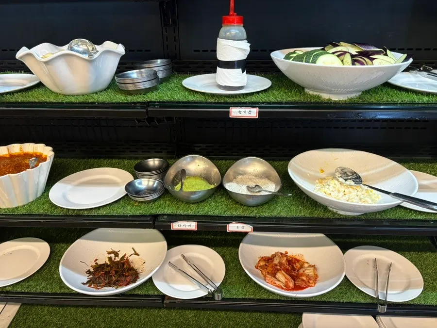 Wide shot of the meat spread at Jugeokjip